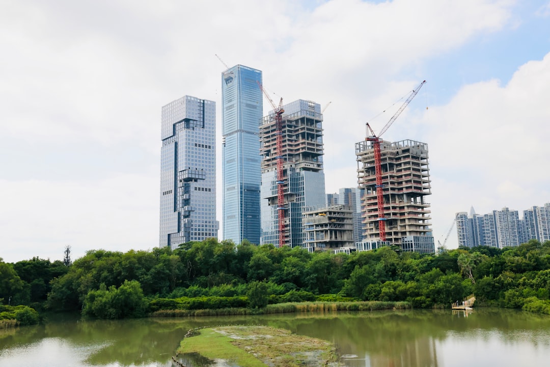广州网站定制开发全攻略：如何选对服务商、避开价格陷阱？