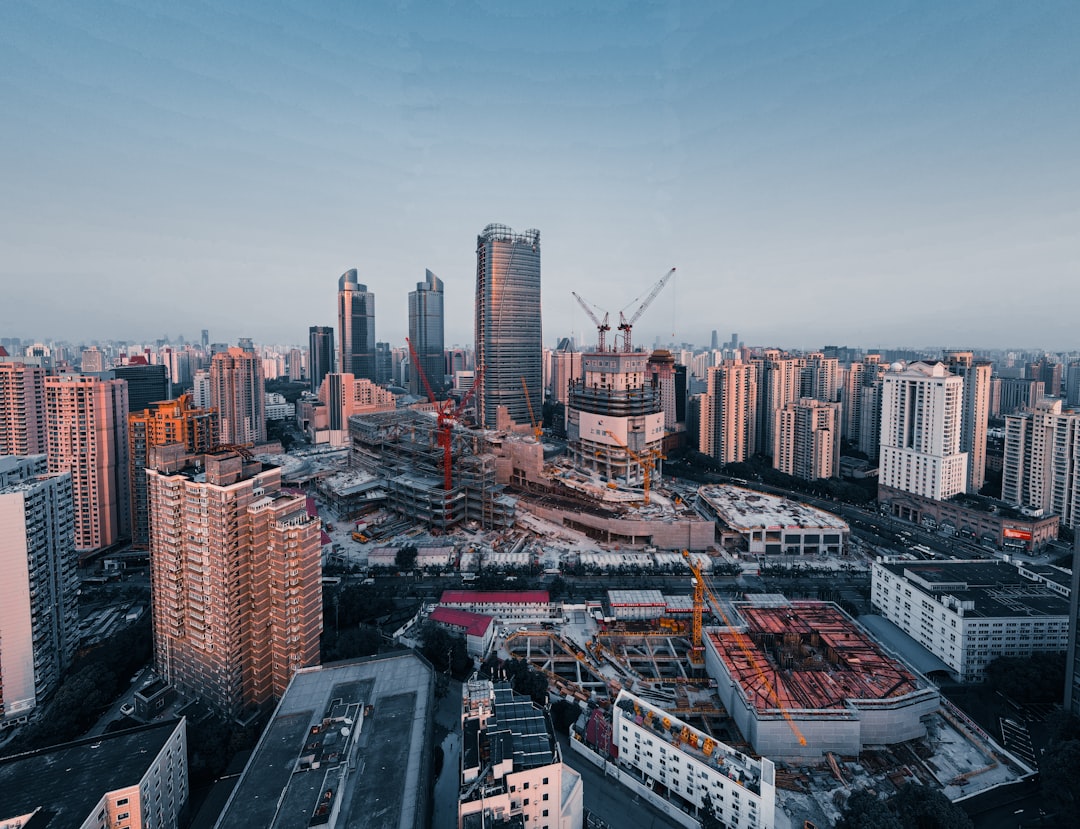 上海高端网站建设公司如何选择？2024年专业建站服务商对比指南